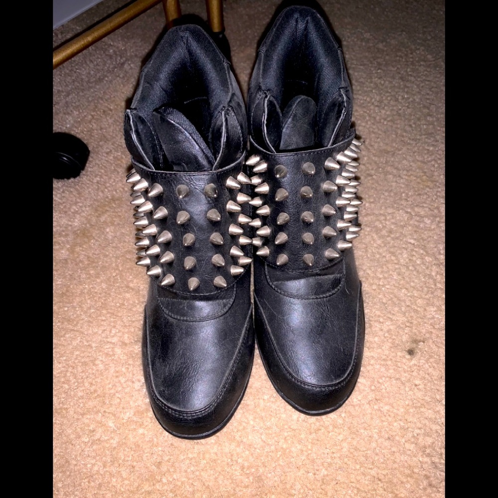 Spike sneaker wedges